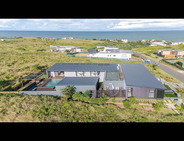 5 BEDROOM HOUSE FOR SALE IN ZULULAMI LUXURY COASTAL ESTATE